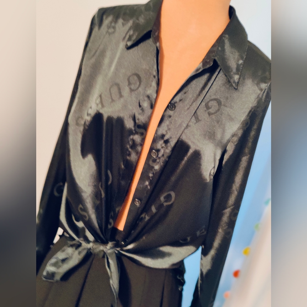 shiny slick satin 90s Guess embossed  logo  pin up rockabilly vintage blouse M